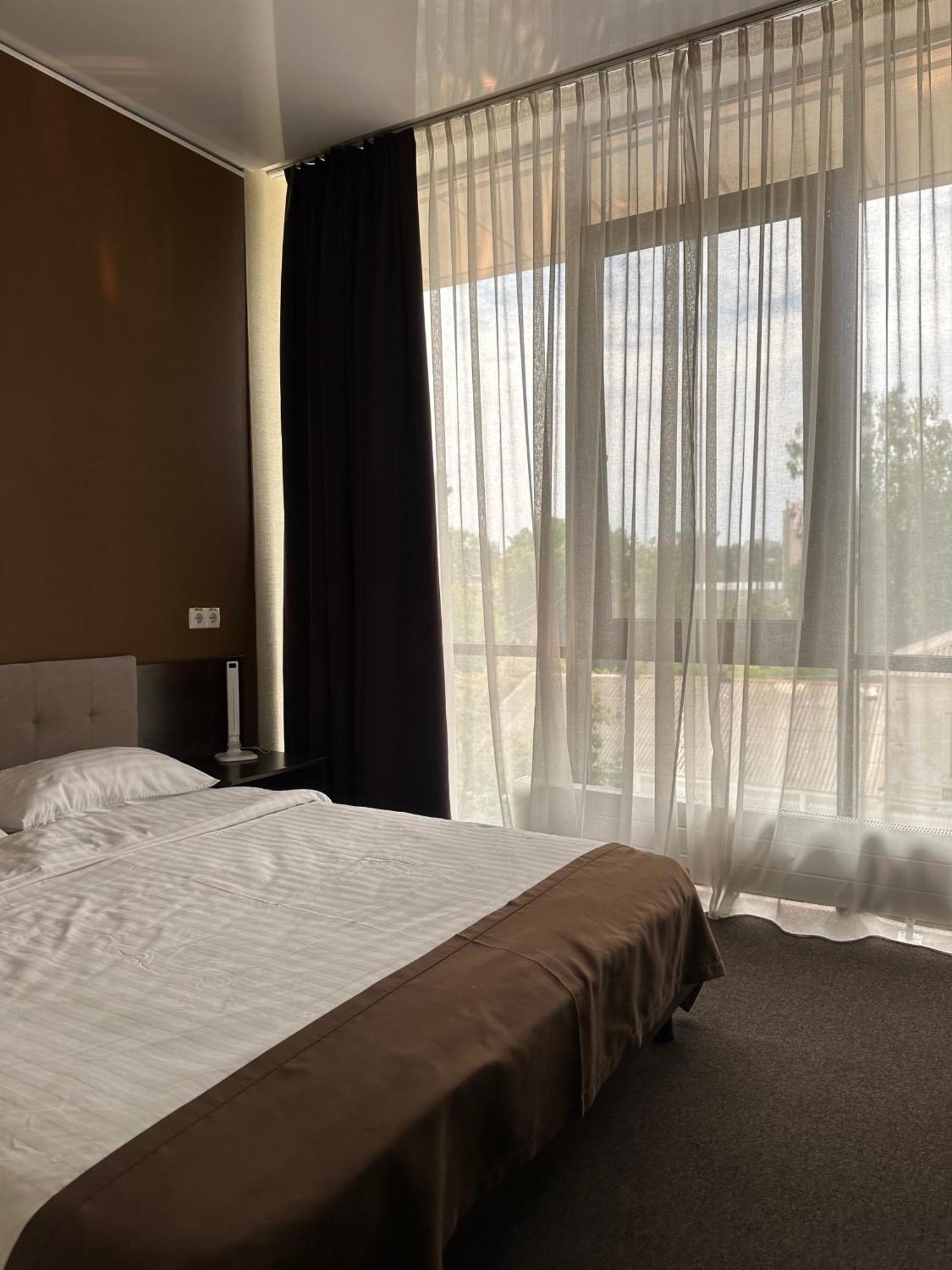 Hotel Atmosphere Poltava Eksteriør bilde